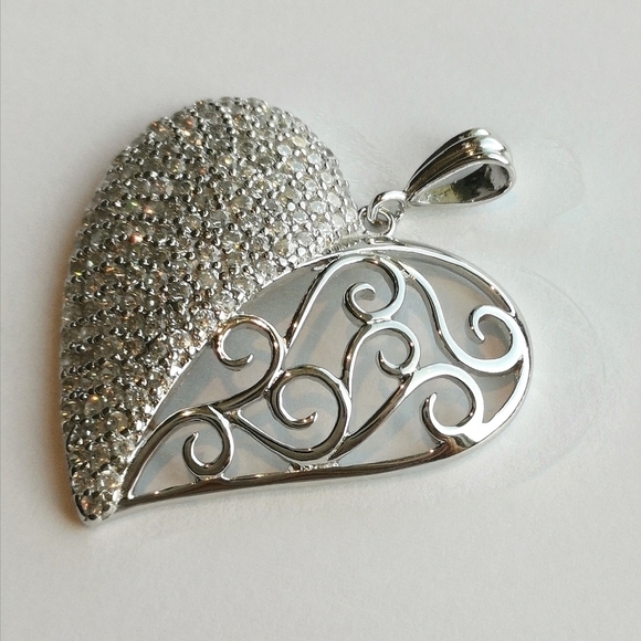 Heart pendant in Sterling Silver filigree and pave set cz - Picture 6 of 7